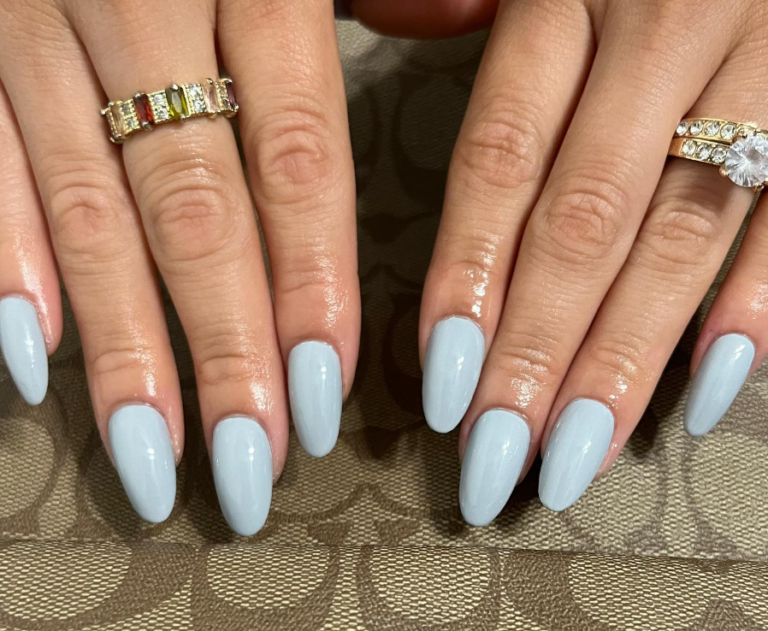 13+ Gorgeous Solid-Color Nail Ideas to Try in 2025