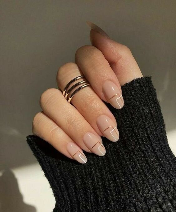 7+ Minimal Winter Nail Ideas That Still Make a Bold Statement