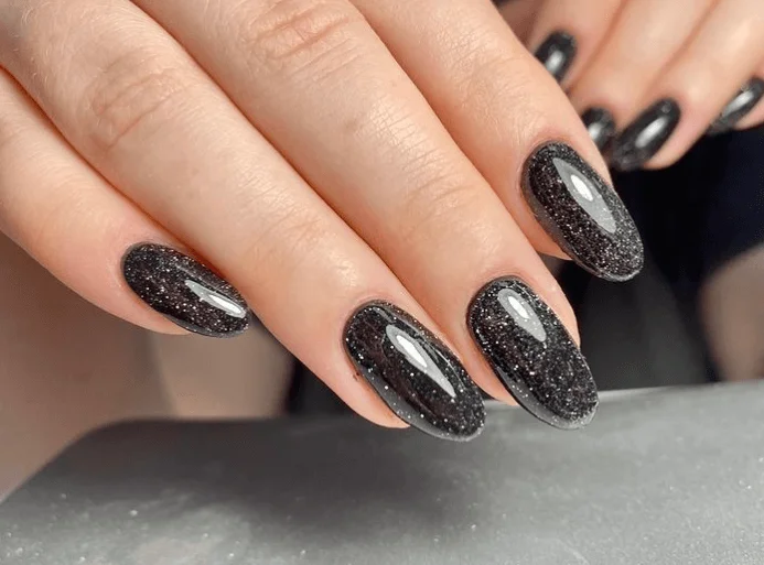 16+ Stunning Black Nail Designs That Scream Chic!