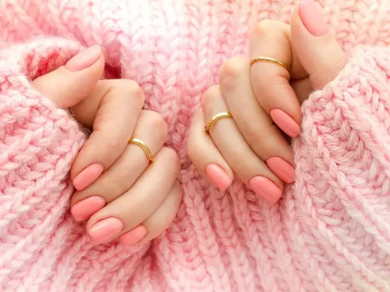 14+ Coral Peach Nails That Are Summer Goals!